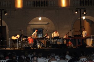 Los profesores de Percusión de la OCAL en su concierto.