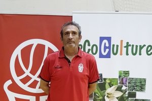 José González renueva como entrenador del CB Almería.