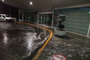 Exterior del Hospital Torrecárdenas tras ser desinfectado