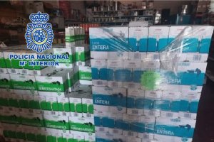 Dos pallets de leche donados a Cruz Roja que iban a ser vendidos.