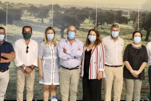 La sede de la Consejería acogió la reunión con el consejo rector de Cooperativas Agro-alimentarias.