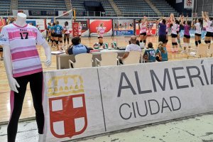 Las jugadoras almerienses dan un salto de categoría.