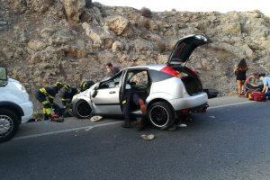 Coche accidentado en El Cañarete.