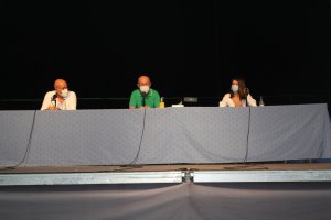 Mesa de presentación del libro