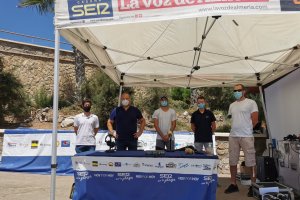 El alcalde cuevano (segundo por la izquierda) con el equipo del \'Hoy por Hoy Levante\'.