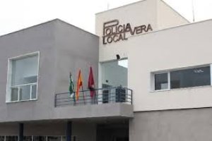 Fachada de la Jefatura de Policía Local veratense.
