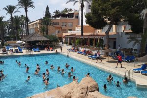 Actividad de Animación en Playadulce Hotel.