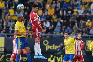 Fali salta con Darwin Núñez en el Cádiz-Almería.