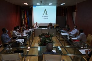 Reunión de trabajo del consejero andaluz de Educación con su equipo.