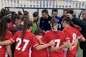 Carlos Hinojo sigue al frente del primer equipo femenino de la UD Almería.