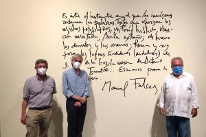 Participantes en el diálogo acerca de la poética de la fotografía de Falces (Foto: Matilde Sánchez).