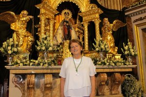 Concha Alarcón, camarera mayor de la Hermandad de la Virgen del Mar.