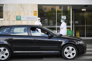 Almería mantiene casi 3.500 pacientes con covid que no han superado la enfermedad.