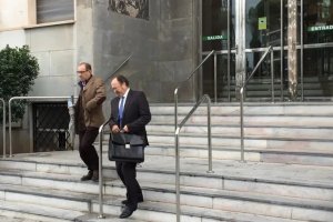 Luis Pérez Montoya y el abogado Domingo Simón