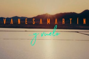 Vanesa Martín \'vuela\' en Almería con su nuevo videoclip.