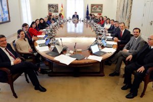 Demasiados políticos fuera de la realidad.