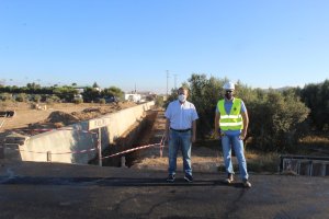 El alcalde de Pulpí, durante su visita a las obras el pasado viernes.