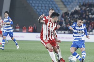 Aketxe, centrocampista de 26 años de edad.