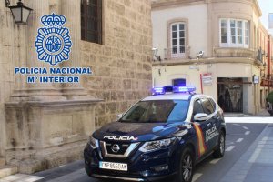 La Policía Nacional acudió tras el aviso de un vecino.