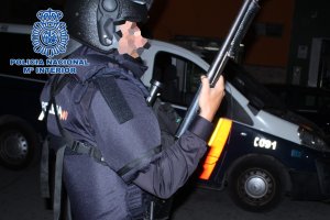 La Policía Nacional ha sancionado a estas personas por no respetar las medidas de seguridad.