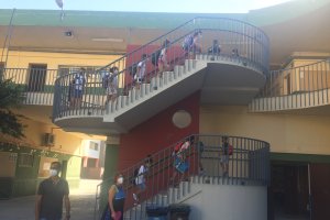 Llegada presencial a las aulas en el CEIP Freinet de la capital.