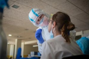 Realización de pruebas PCR.