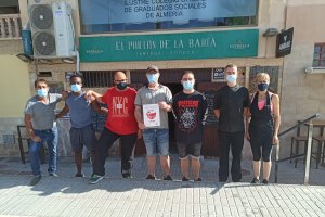 Protesta de los hosteleros a las puertas del Portón de la Bahía