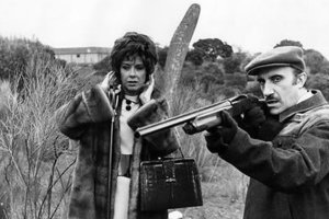 “La Escopeta Nacional” de Luis G. Berlanga.