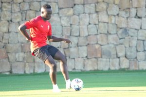 Arvin Appiah estará aproximadamente un mes de baja.