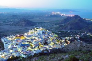 Panorámica de Mojácar con la costa al fondo.