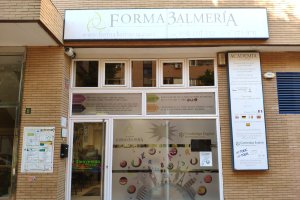 Se encuentran en Calle Benizalón 8 (Cortijo Grande)