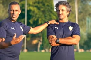 José Gomes presentando a sus hombres de confianza.