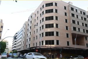 Promoción  realizada por Metrovacesa en la confluencia de las calles Hermanos Pinzón y Gregorio Marañón en el centro de la capital almeriense,