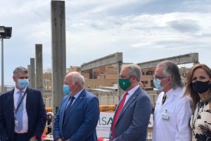 Jesús Aguirre, consejero, en el centro, visitando ayer obras en Torrecárdenas.