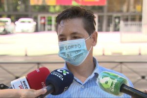 Las personas sordas tienen otra barrera más en la mascarilla.