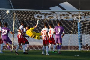 El Betis no dio opción al Almería en Marbella.