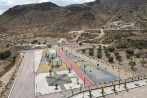 Las instalaciones del nuevo \'Parque de Cristal\', situado en la pedanía de Los Higuerales.