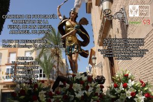 Cartel del concurso de fotografía “Momentos en la Fiesta de San Miguel Arcángel de Pulpí”.
