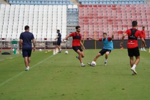 Iván Martos (23), e Iván Balliu (28), se mantienen respecto a la temporada pasada.