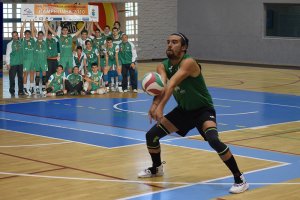 Curro Sáez volverá a vestir la camiseta de Unicaja Almería.