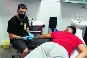 José David Arqueros trabaja con todas las precauciones sanitarias que exige la nueva realidad.