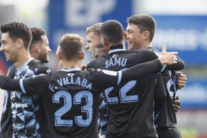 El Almería celebrando el primer gol de Akieme.