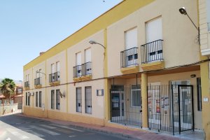El centro está ubicado en la calle del Pueblo.