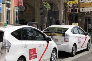 Taxis en una parada de la capital