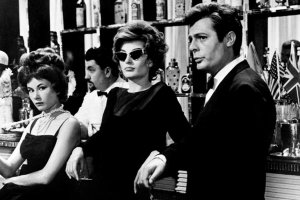 Fotograma de ‘La Dolce Vita’ con Anouk Aimée y Marcello Mastroianni. / Foto: Filmaffinity