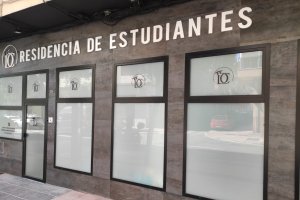 Fachada de DC Residencia de Estudiantes Almería.