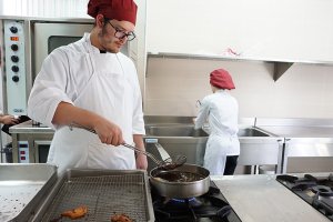 En total se han ofertado 6.000 plazas de 33 cualificaciones de diferentes familias profesionales.