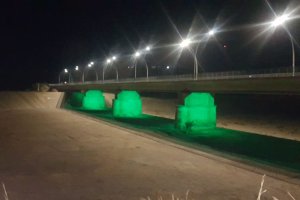 Puente iluminado en Cuevas del Almanzora.