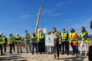 La consejera de Fomento, Marifrán Carazo, visita las obras de la autovía.