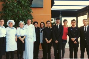 Fotografía de archivo del equipo del restaurante.